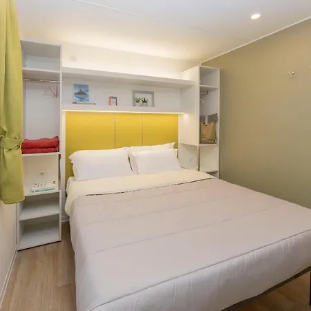 Hu Village 3*