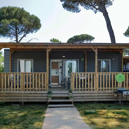 Hu Village 3*