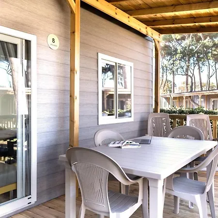 Hu Montescudaio Village Holiday park 3*